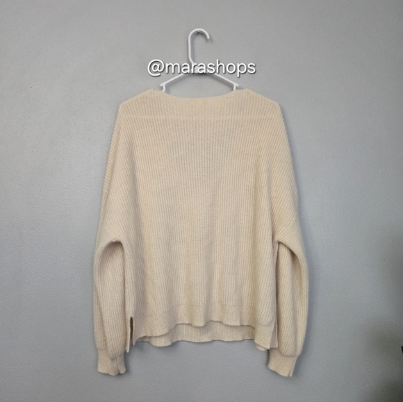J.Crew Ribbed cashmere oversized V-neck sweater - Picture 6 of 7